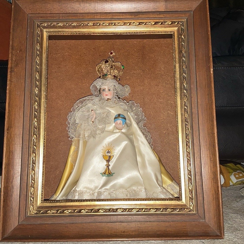 Antique Infant Of Prague Shadow box Alter Shrine‎ Catholic Religious Art Vintage
